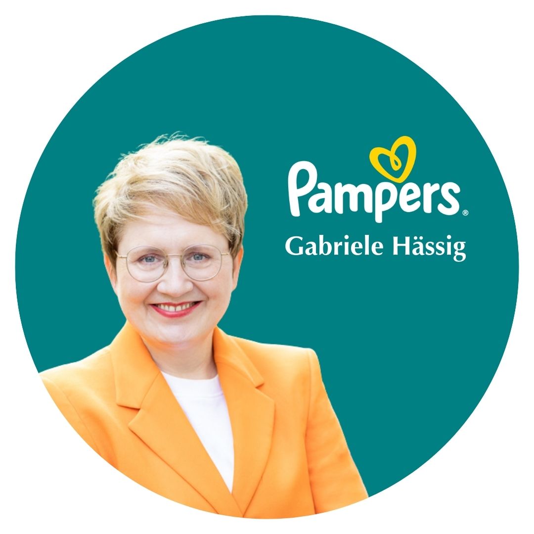 Pampers setzt zum Weltkindertag ein Zeichen für Frühchen und ihre Eltern